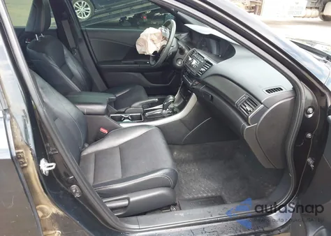 2016 Honda Accord Sport z USA, uszkodzony, nr VIN 1HGCR2F59GA017662